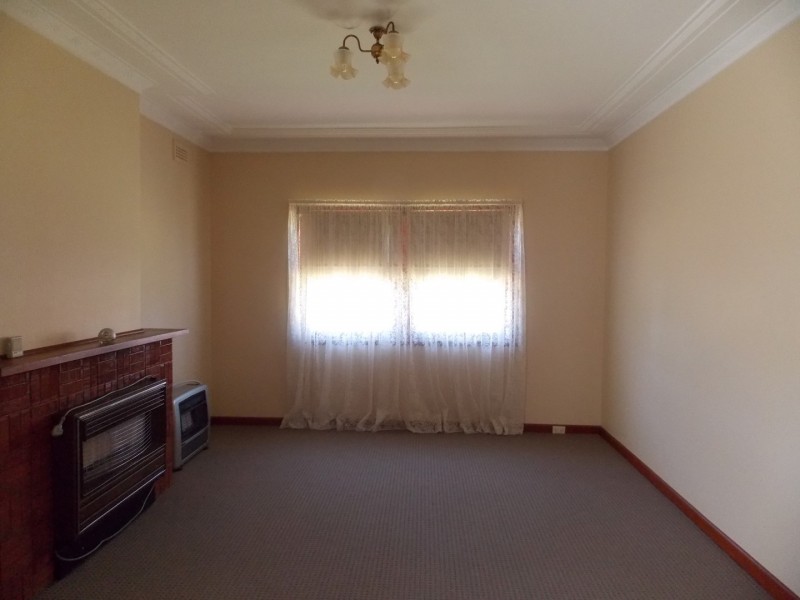 27 Mitchell Street, Parkes NSW 2870