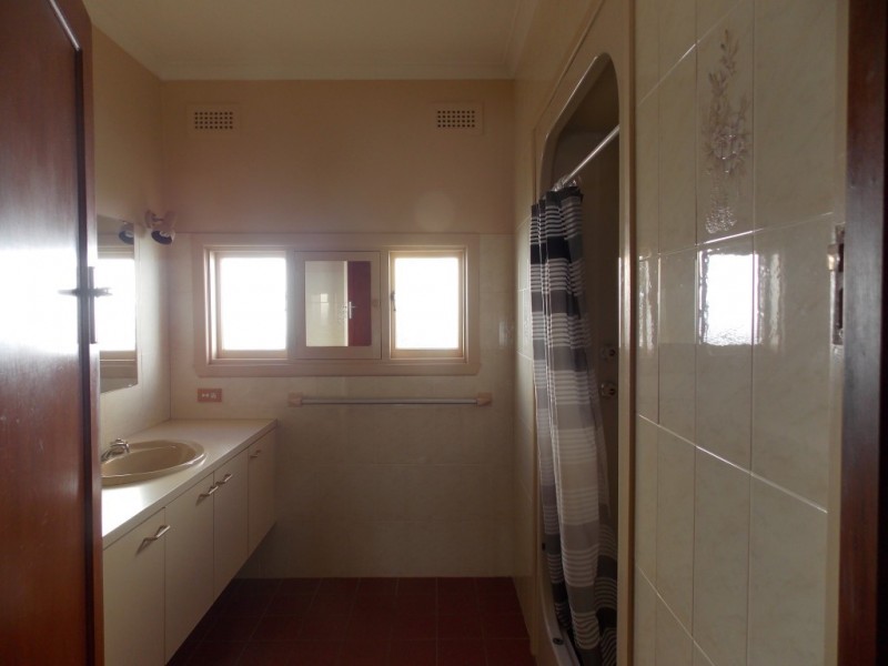 27 Mitchell Street, Parkes NSW 2870