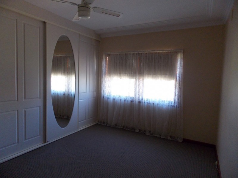 27 Mitchell Street, Parkes NSW 2870