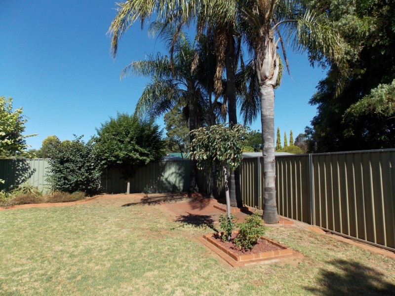 27 Mitchell Street, Parkes NSW 2870