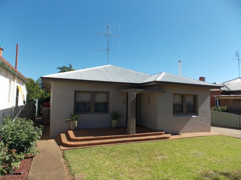 27 Mitchell Street, Parkes NSW 2870