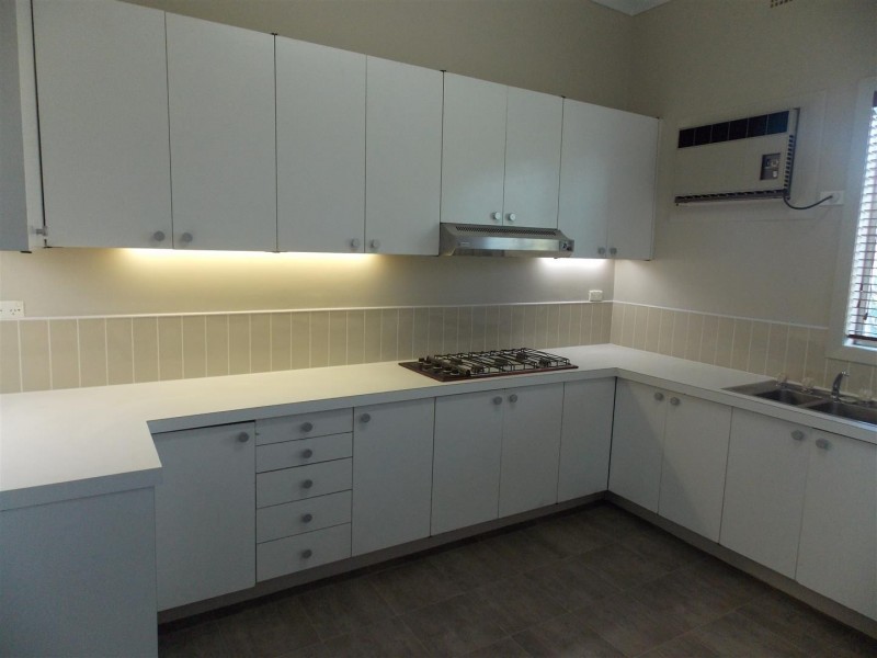 45 East Street, Parkes NSW 2870