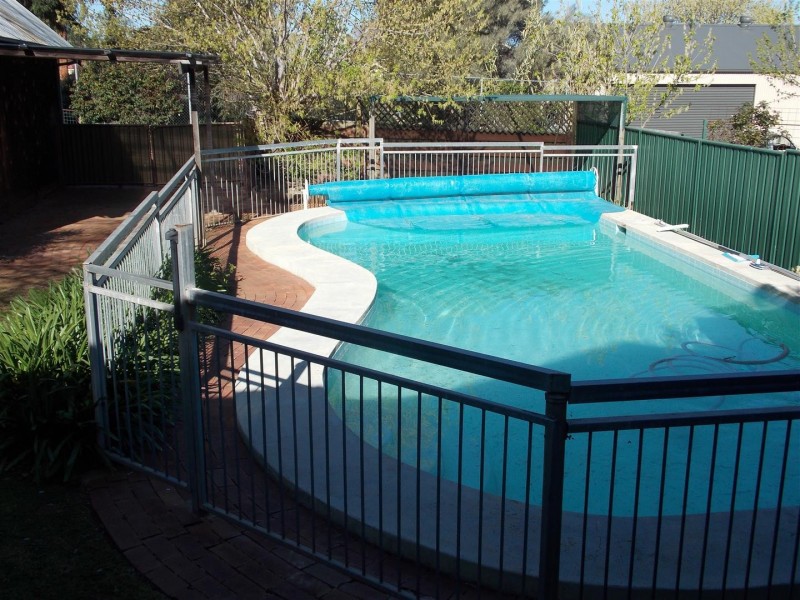 45 East Street, Parkes NSW 2870