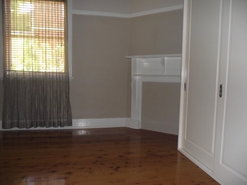 45 East Street, Parkes NSW 2870