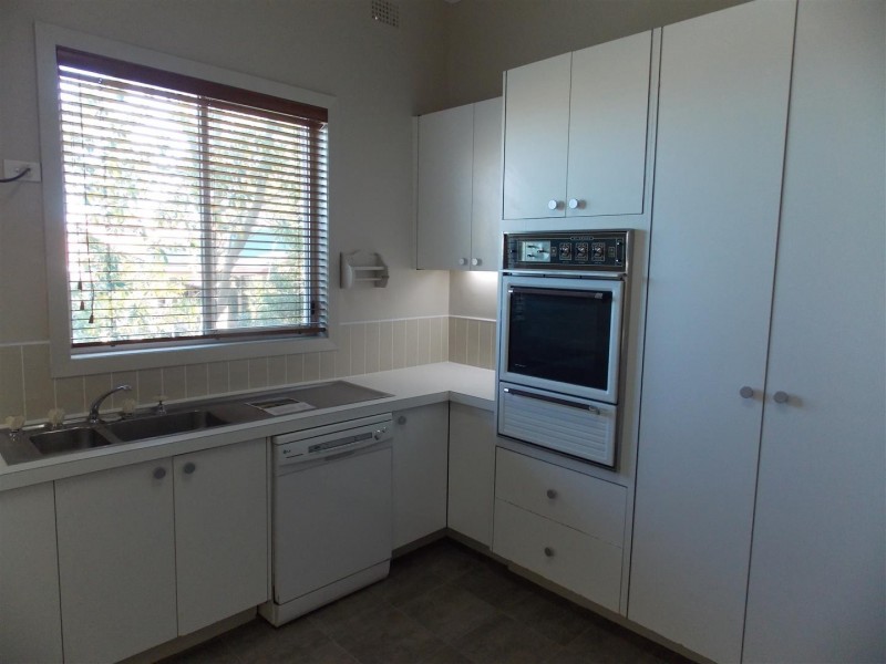 45 East Street, Parkes NSW 2870