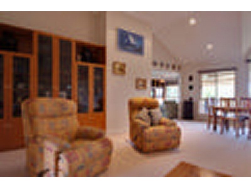 17 College Road, Forbes NSW 2871