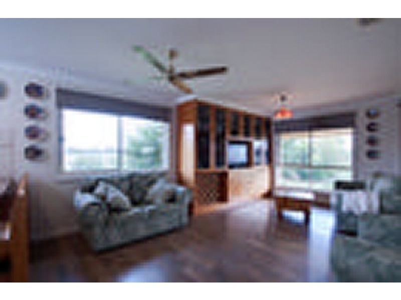 17 College Road, Forbes NSW 2871