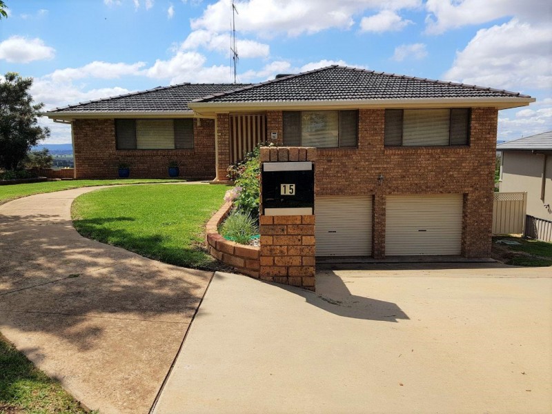 15 Mendos Place, Parkes NSW 2870