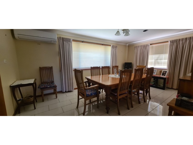 15 Mendos Place, Parkes NSW 2870