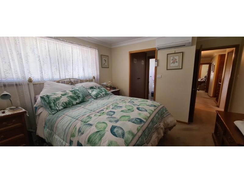 15 Mendos Place, Parkes NSW 2870