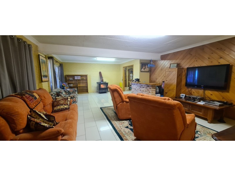15 Mendos Place, Parkes NSW 2870