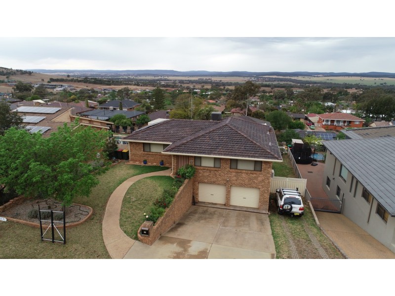 15 Mendos Place, Parkes NSW 2870