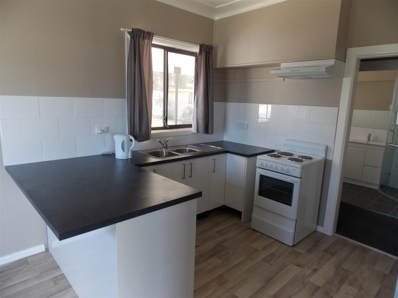 3 Hooley Street, Parkes NSW 2870