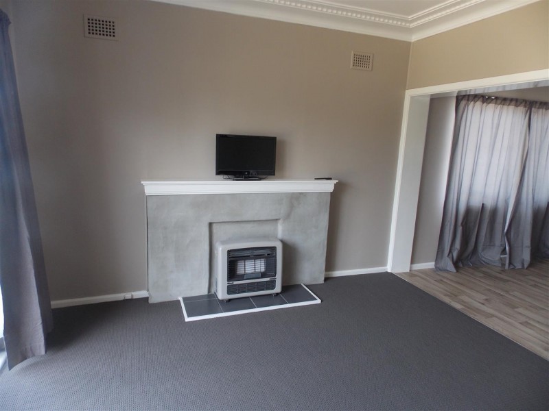 3 Hooley Street, Parkes NSW 2870