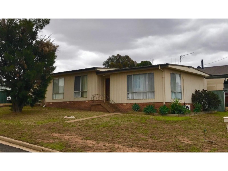 26 Jones Street, Parkes NSW 2870