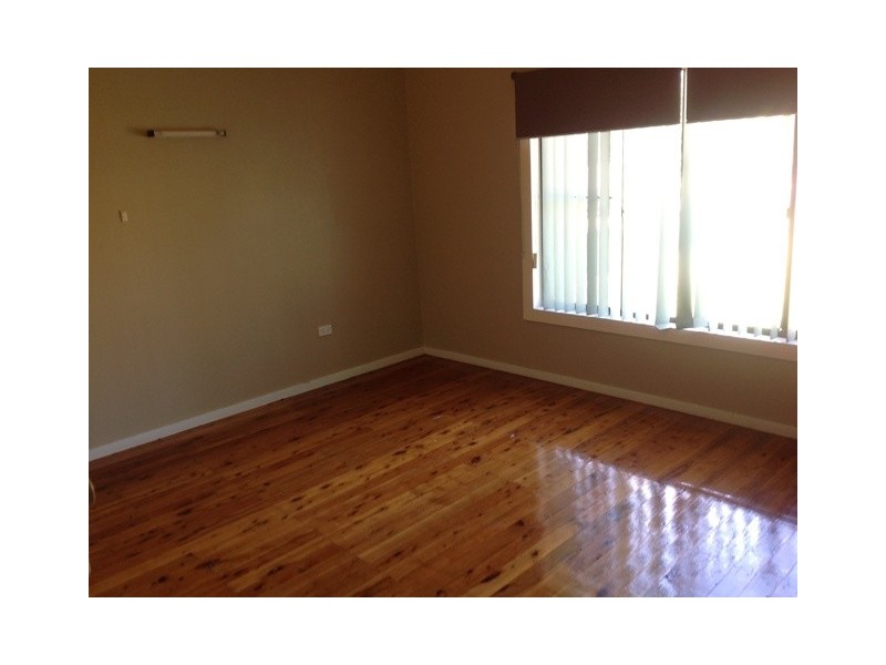 5 Hume Street, Parkes NSW 2870