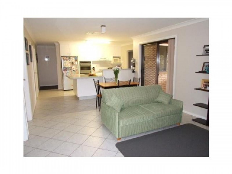11A Barton Street, Parkes NSW 2870