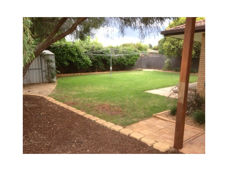 11A Barton Street, Parkes NSW 2870