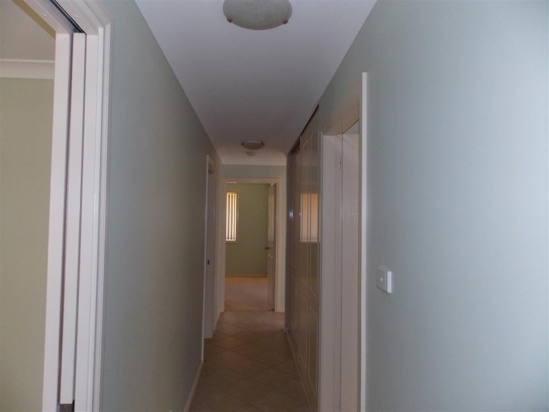 10 Noonan Street, Parkes NSW 2870