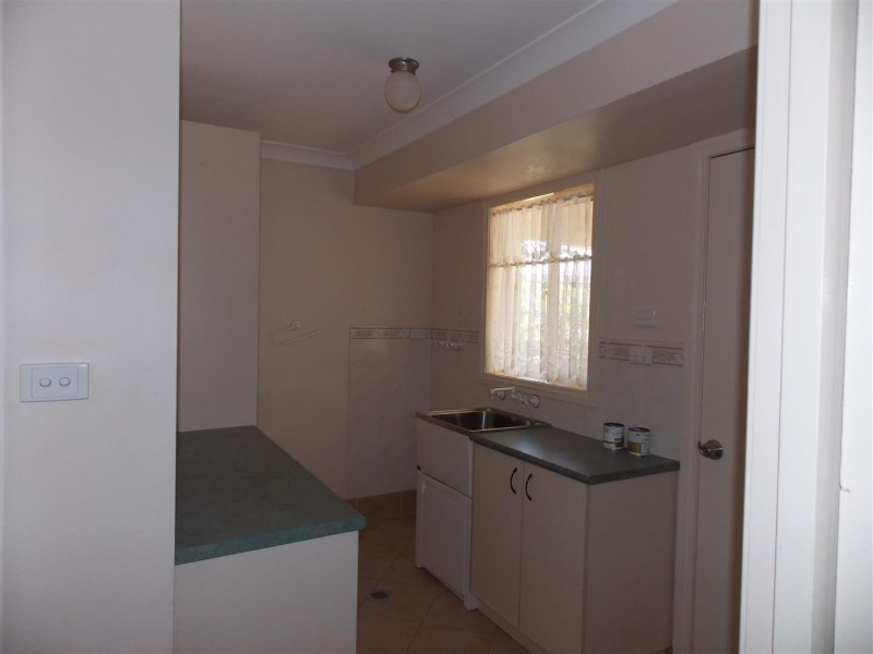 10 Noonan Street, Parkes NSW 2870