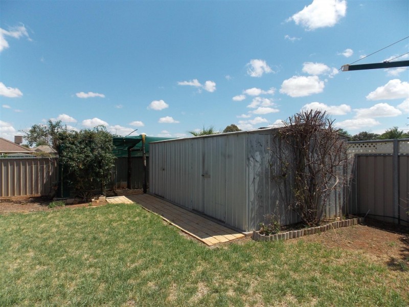 10 Noonan Street, Parkes NSW 2870