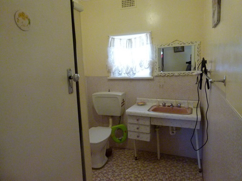 24 Johnson Street, Forbes NSW 2871