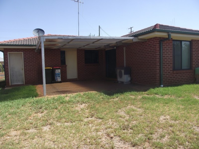 64 Best Street, Parkes NSW 2870