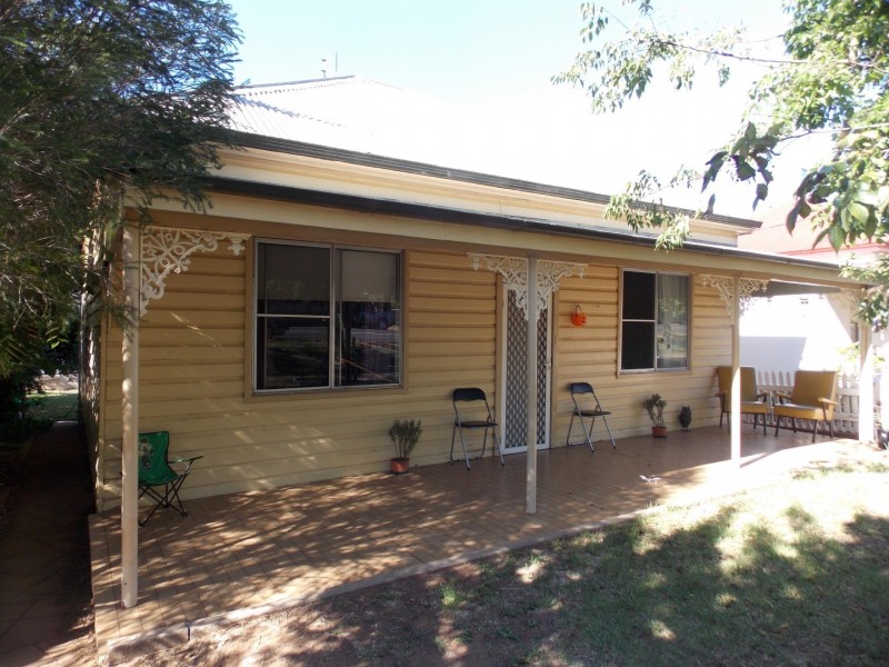 106 Clarinda Street, Parkes NSW 2870