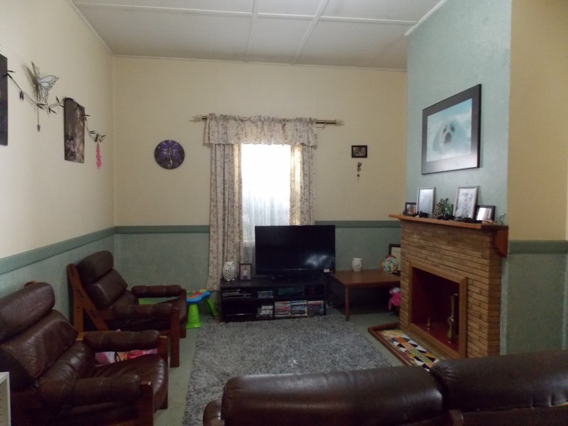 106 Clarinda Street, Parkes NSW 2870