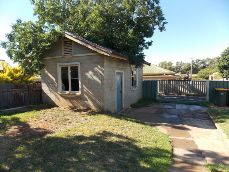 106 Clarinda Street, Parkes NSW 2870