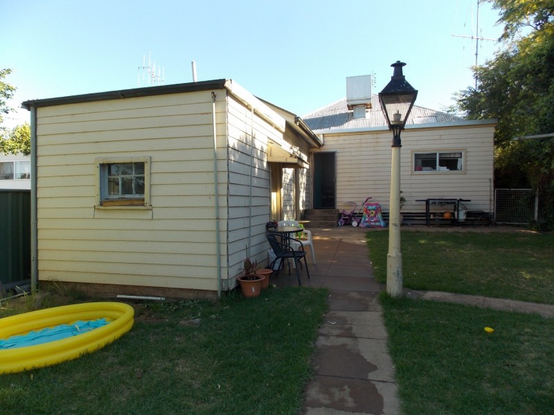 106 Clarinda Street, Parkes NSW 2870