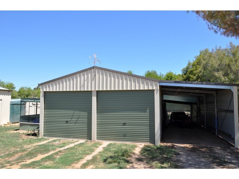 42 Pye Street, Eugowra NSW 2806