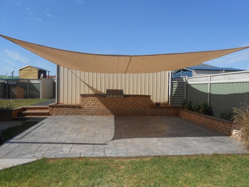 37 Best Street, Parkes NSW 2870