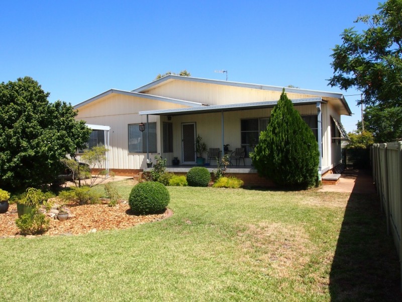 24 Miller St, Condobolin NSW 2877