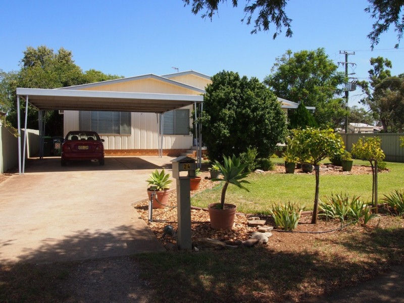 24 Miller St, Condobolin NSW 2877