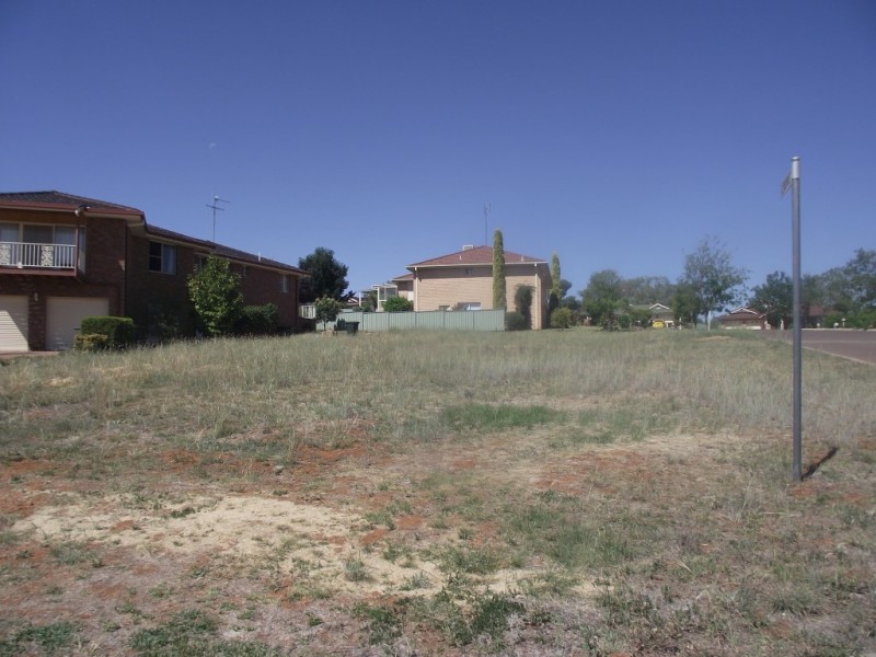 5 Glengowrie Place, Parkes NSW 2870