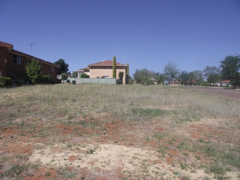 5 Glengowrie Place, Parkes NSW 2870