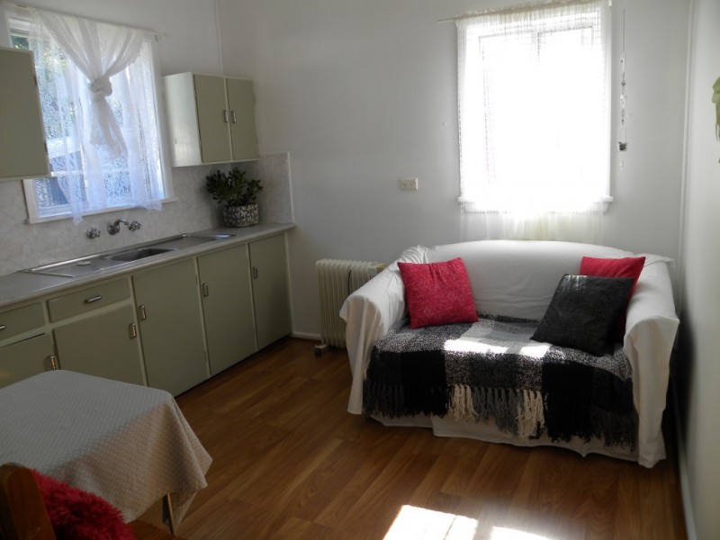 43 Orange Street, Parkes NSW 2870
