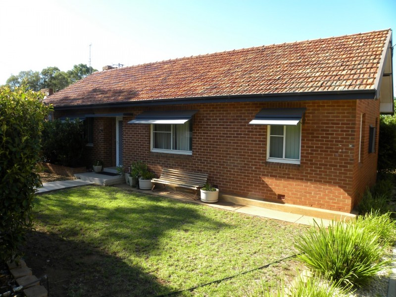 43 Orange Street, Parkes NSW 2870
