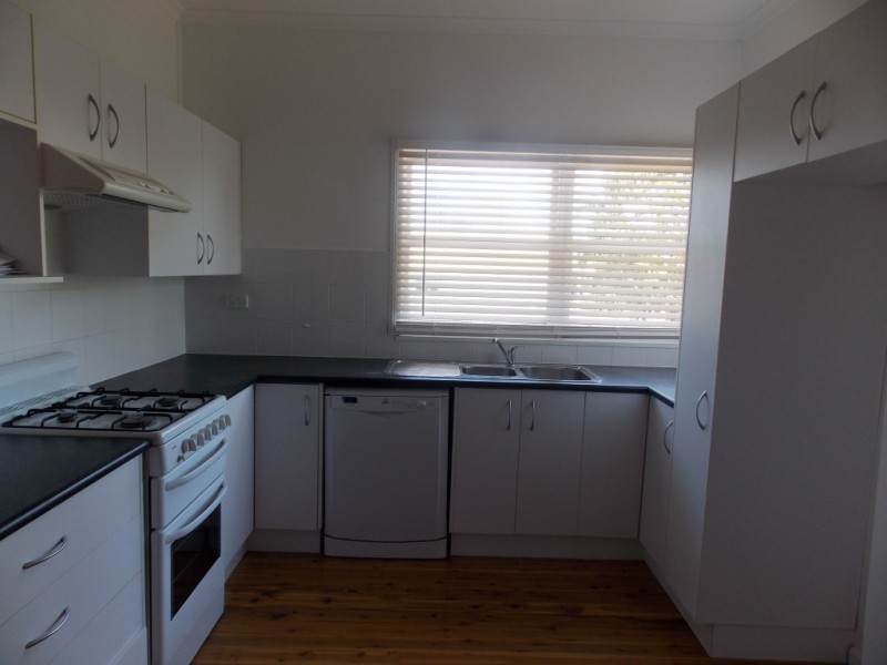 17 East Street, Parkes NSW 2870
