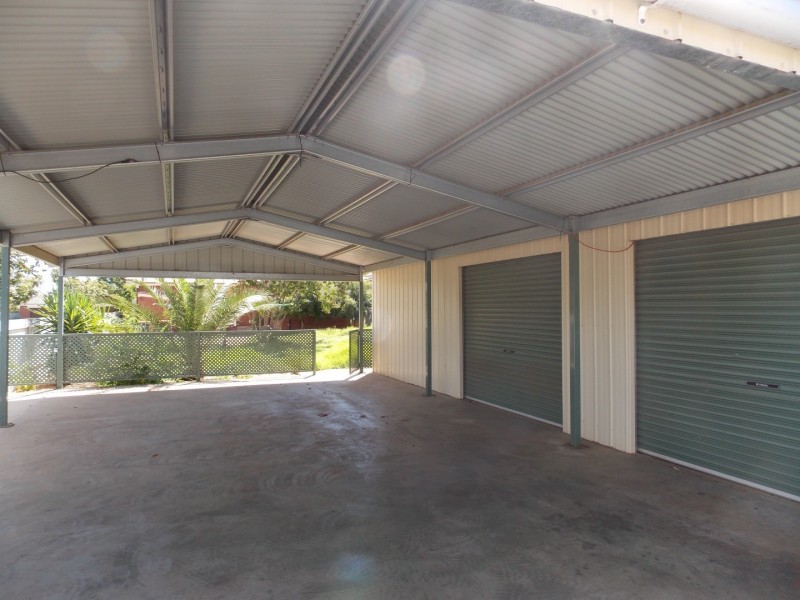 17 East Street, Parkes NSW 2870