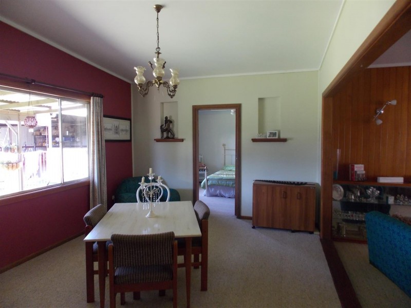 16 Captain Wilson Avenue, Parkes NSW 2870