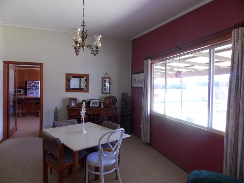 16 Captain Wilson Avenue, Parkes NSW 2870