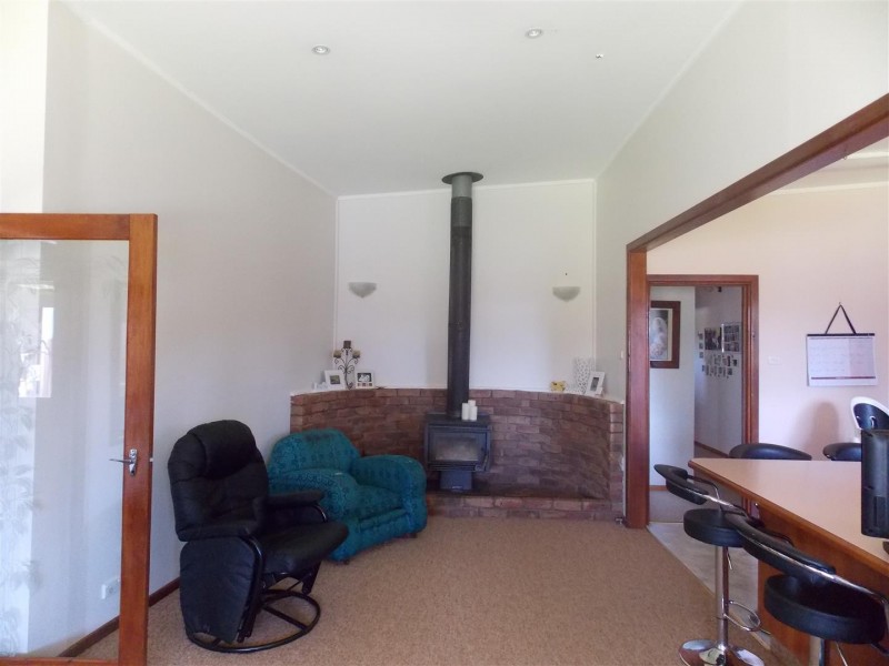 16 Captain Wilson Avenue, Parkes NSW 2870