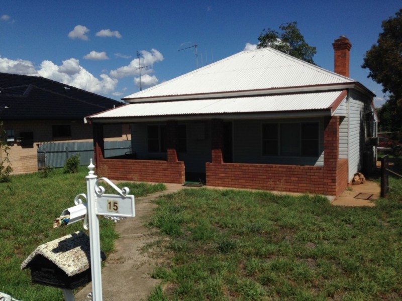15 Goobang Street, Parkes NSW 2870