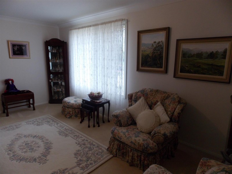 5 Guillan Place, Parkes NSW 2870