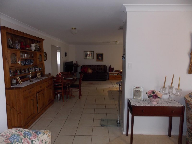 5 Guillan Place, Parkes NSW 2870