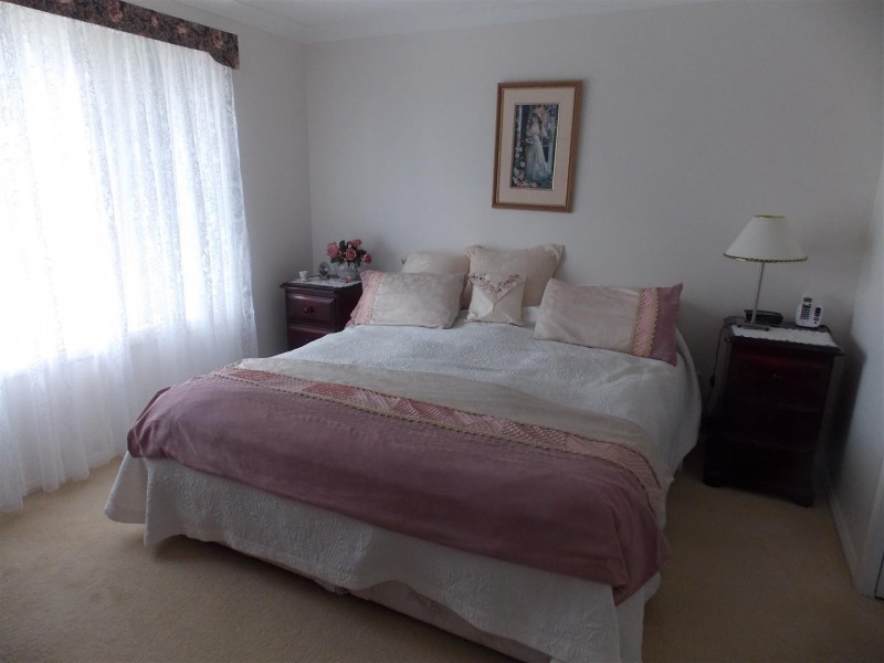 5 Guillan Place, Parkes NSW 2870