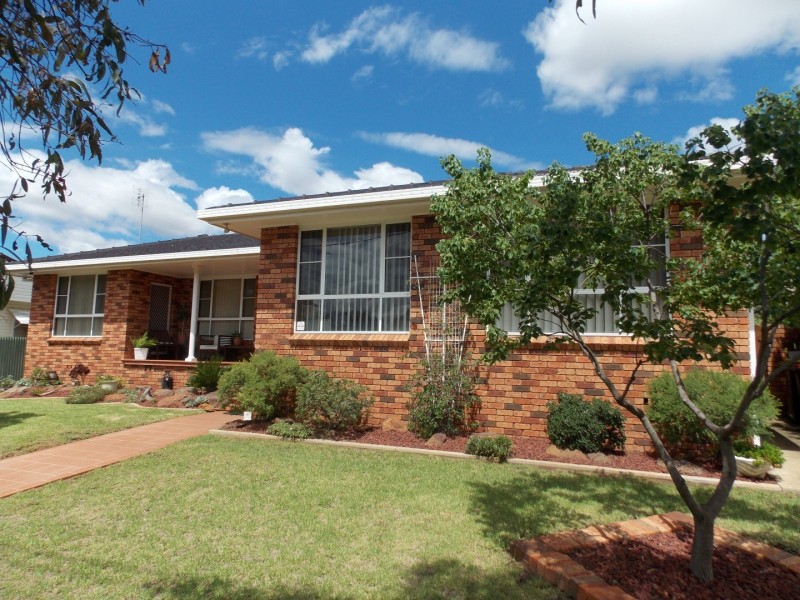 47 Woodward Street, Parkes NSW 2870