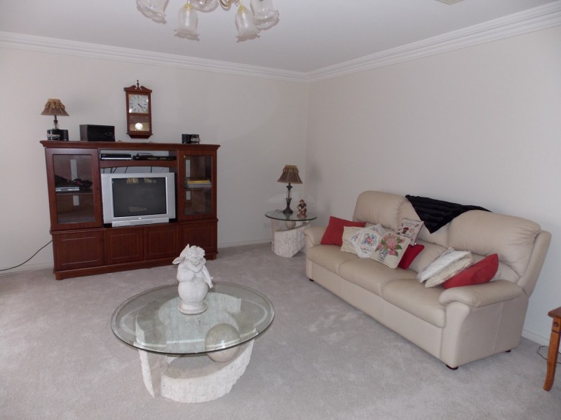 1 Angeleish Avenue, Parkes NSW 2870